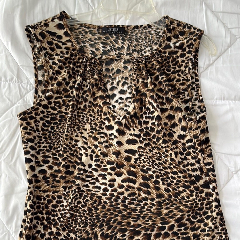 Leopard Print Sleeveless Top